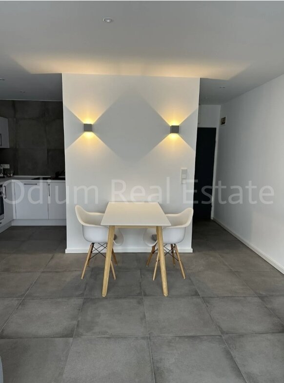 Kernsaniertes schickes Apartment mit neuer Küche und Tiefgaragenstellplatz in Toplage Ludwigshafens Kernsaniertes schickes Apartment mit neuer Küche und Tiefgaragenstellplatz in Toplage Ludwigshafens